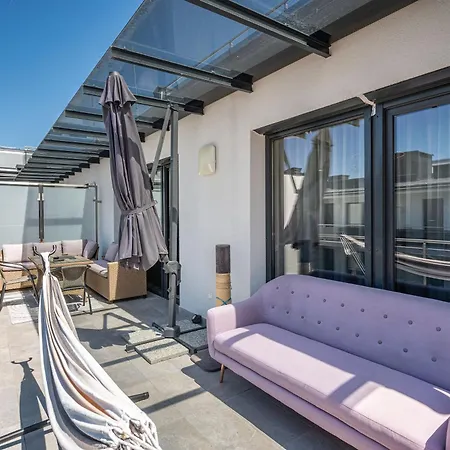 Luxury Penthouse W Garage - Centre