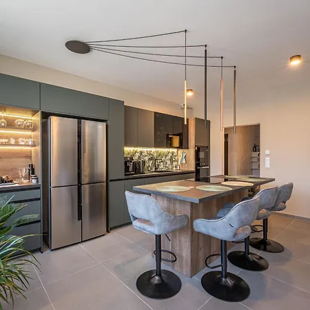 Luxury Penthouse W Garage - Centre