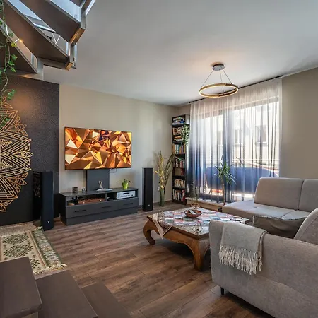 Luxury Penthouse W Garage - Centre Apartament