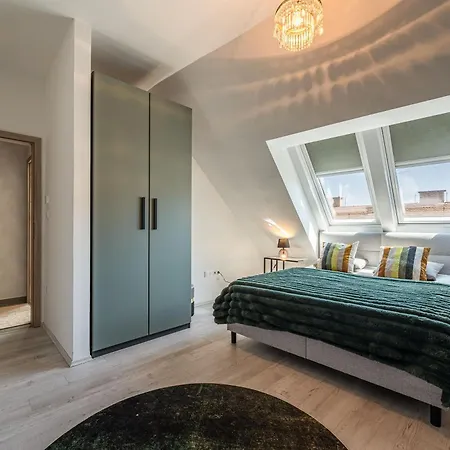 Luxury Penthouse W Garage - Centre Apartament