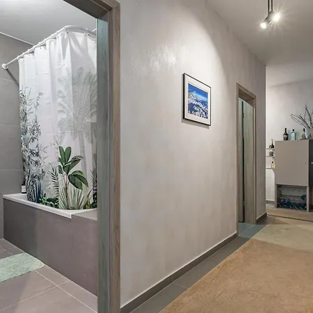 Luxury Penthouse W Garage - Centre Apartament *